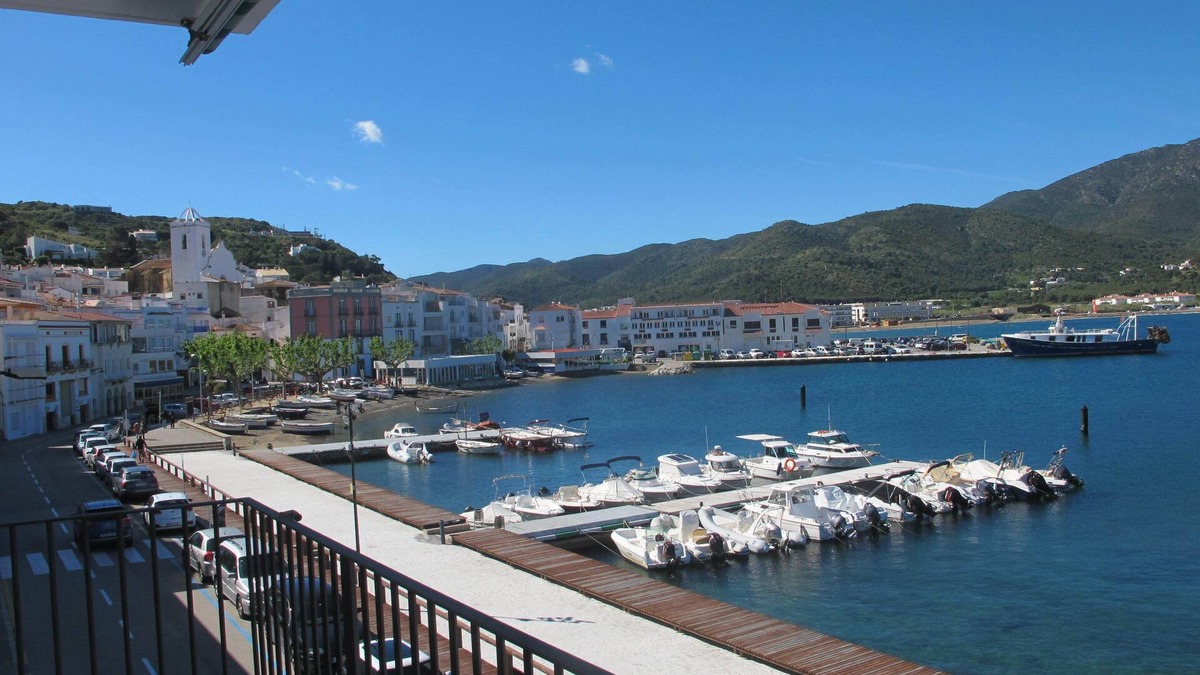 Port de la Selva Condo | Apartment with spectacular views to the bay of Port de la Selva.