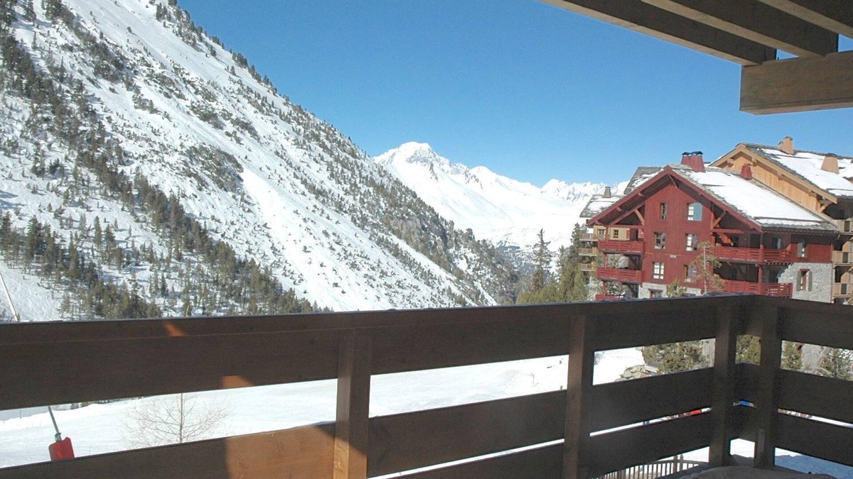 Arc-1950 Apartment | Apartment with sunny mountain views, ski-in/out, access to pool, sauna & hot tub