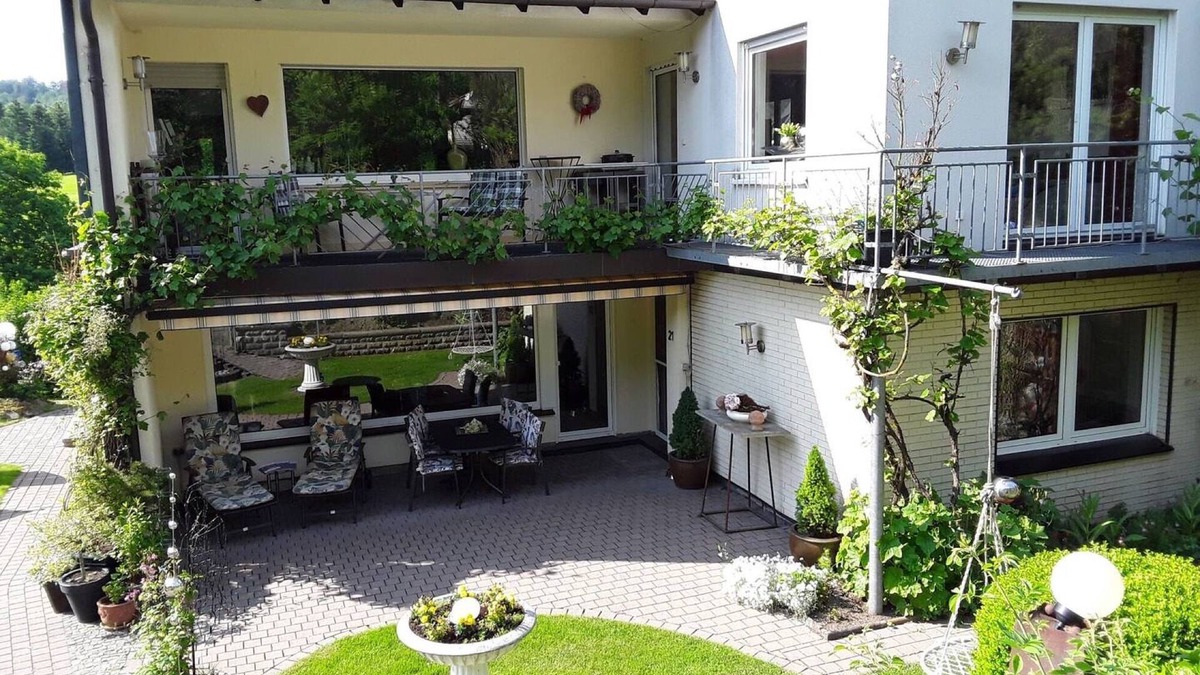 Meschede Apartment | Apartment 'Waldblick' with Mountain View, Private Terrace and Wi-Fi