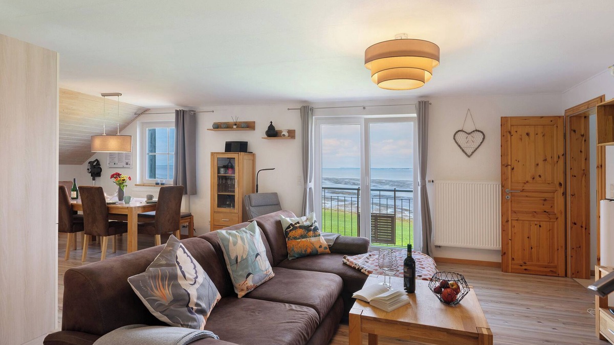 Langeneß Apartment | Apartment 'Watt'nblick' with Sea View, Shared Garden and Wi-Fi