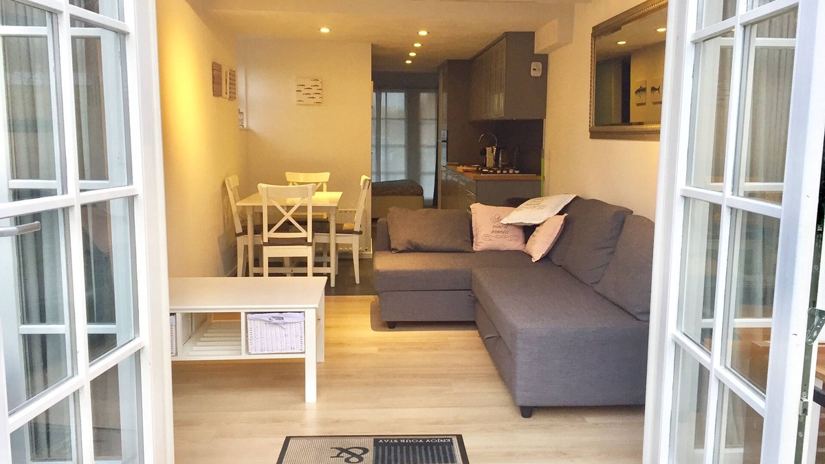 Dishoek Apartment | Apartment Weizicht for 2 adults and 2 child. 500 meters from the sea.