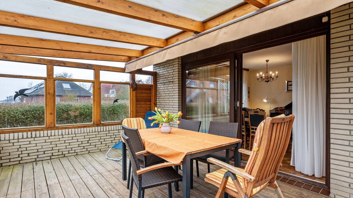 Stinteck Apartment | Apartment 'Westerdeich' with Private Terrace, Shared Garden and Wi-Fi