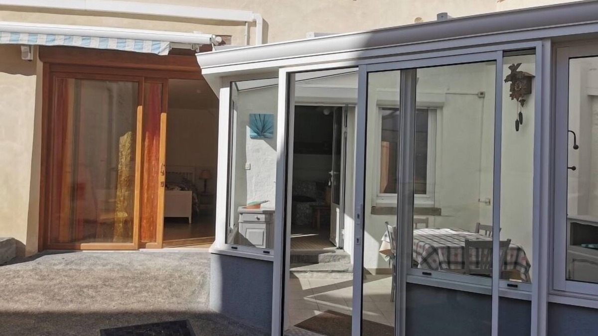 Cournon-dʼAuvergne Apartment | Apartment with parking 5 minutes from the Zenith. Pets allowed.