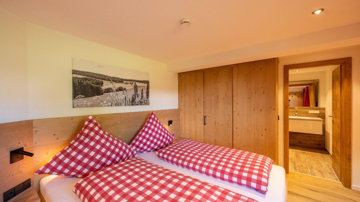 Breitnau Apartment | Apartment 'Wiesenglück' with Mountain View, Private Terrace and Wi-Fi