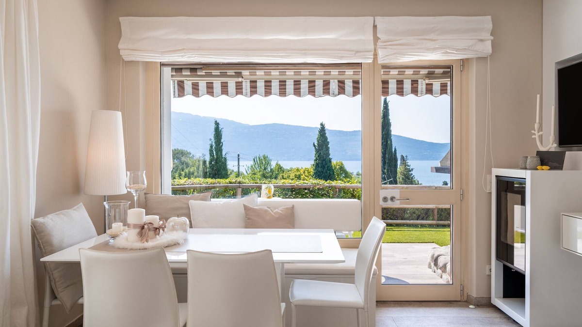 Gargnano Apartment | Apartment 'Wieser Garda Lake' with Lake View, Wi-Fi and Air Conditioning