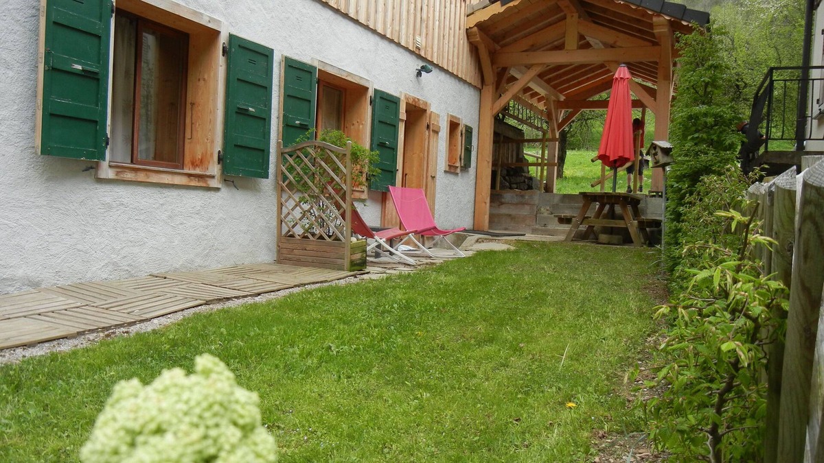 Montriond Apartment | Apartment Winter, Summer, 2 rooms in chalet, independent access, covered parking