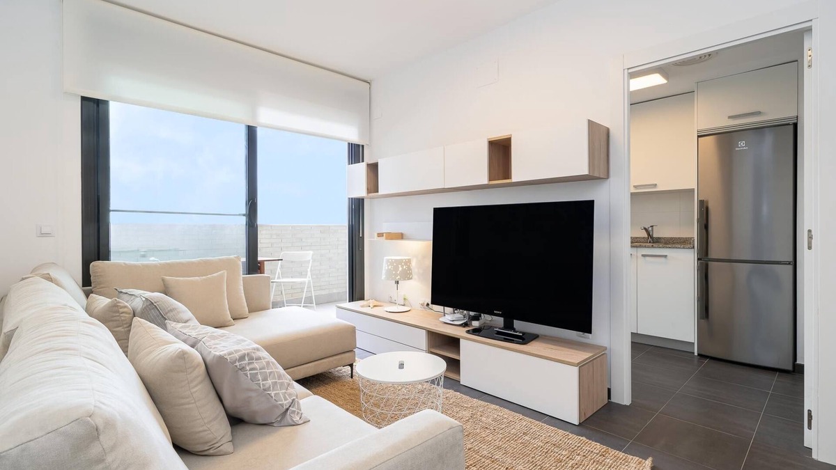 Roques Daurades Apartment | Apartment with sea front views and pool 1min beach