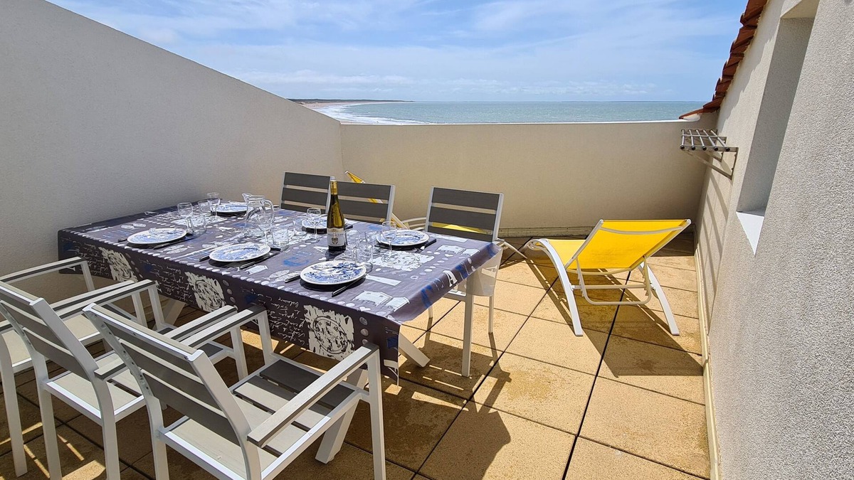 Longeville-sur-Mer Apartment | Apartment with sea view T3 in Longeville sur Mer (Vendée)