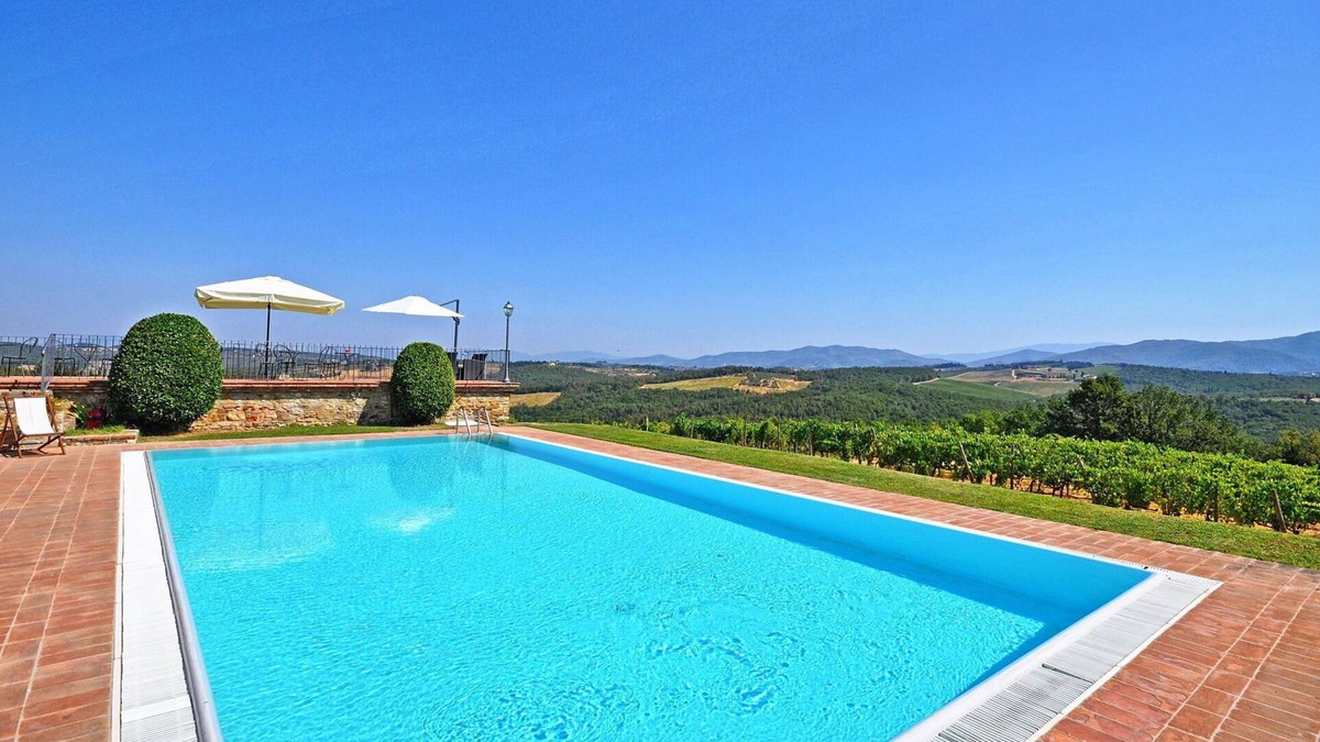 San Casciano in Val di Pesa Apartment | Apartment with pool, WIFI, TV, pets allowed, panoramic view, parking, close to Greve In Chianti