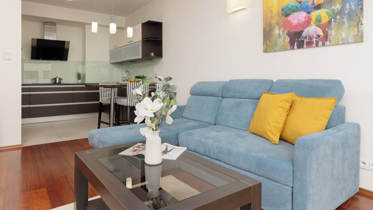 Gorce Apartment | Apartment With 3 Rooms Bemowo by Renters