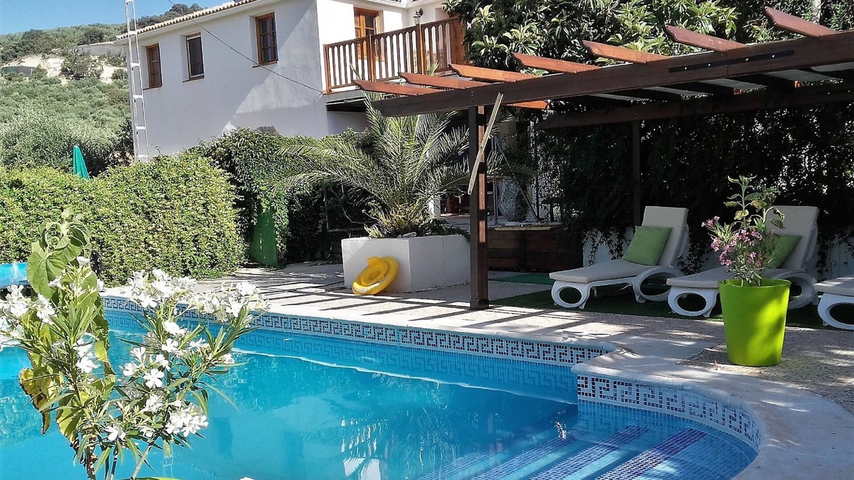 Montefrio House | Apartment with a Mountain View and Shared Pool