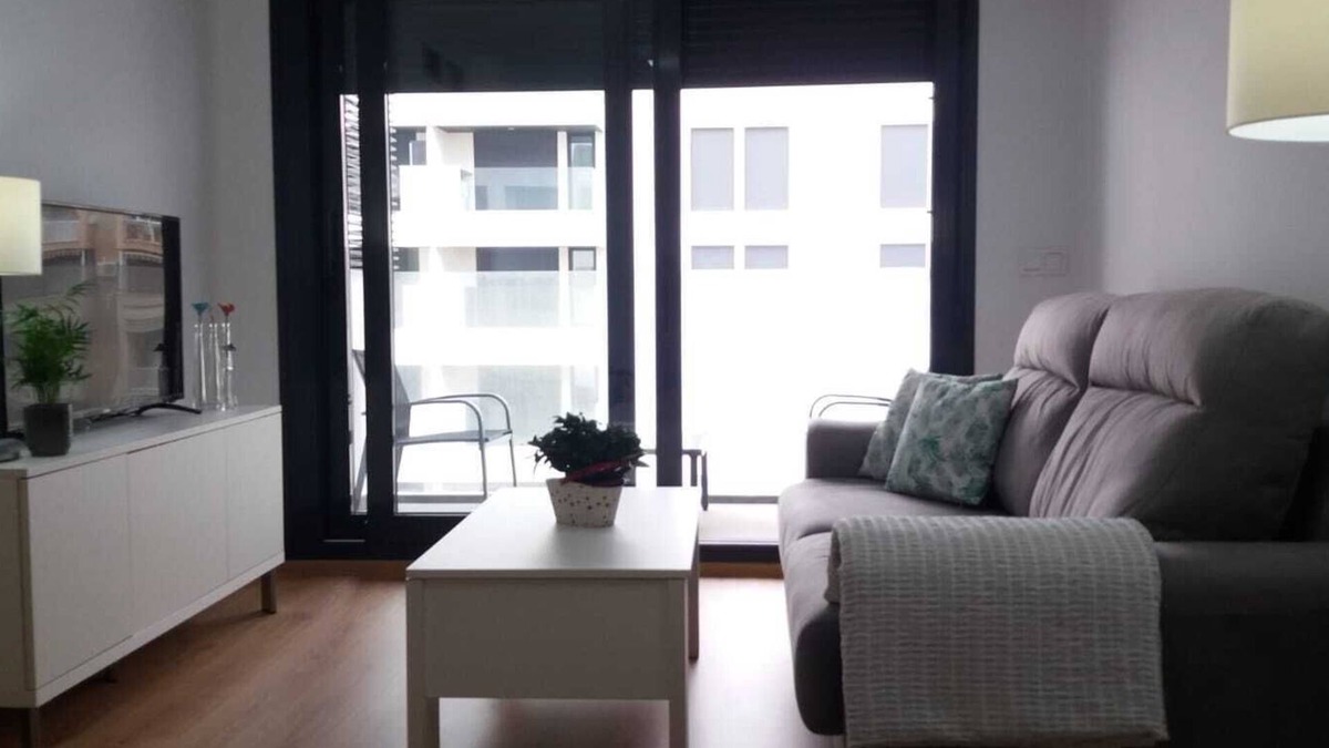 Almeria Apartment | Apartment with air-con and parking place