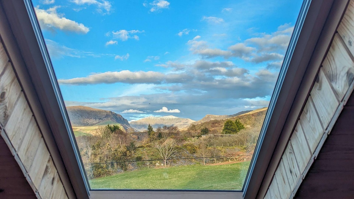 Llanllyfni Apartment | Apartment with amazing views of Snowdon and surrounding mountains.