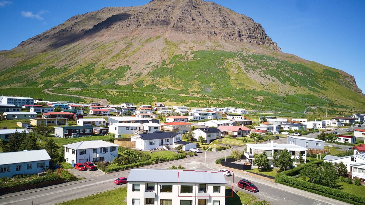Bolungarvik Apartment | Apartment with amazing mountain view