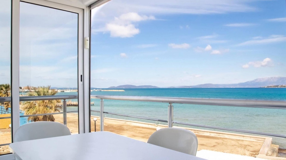 Ilica Apartment | Apartment with Amazing View near Beach in Cesme