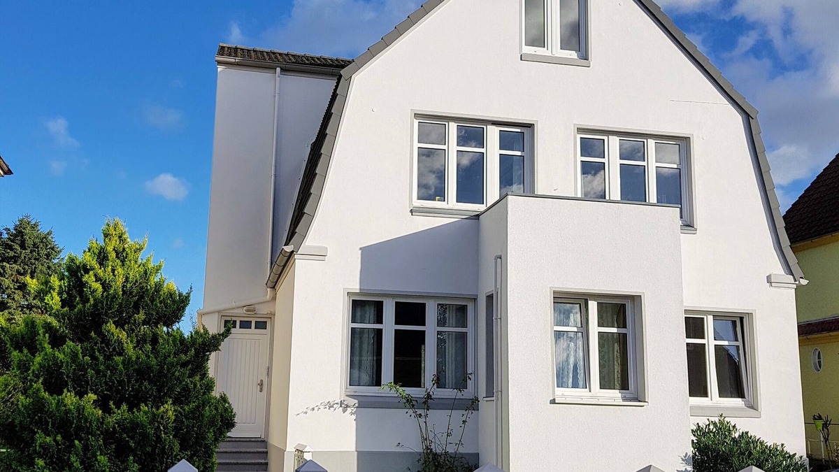 Doese Apartment | Apartment with atmosphere in old captain's house with garden, near the beach
