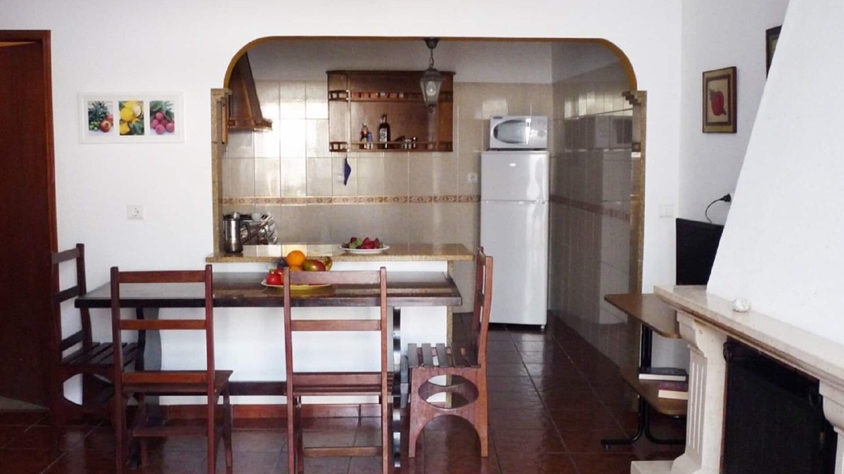 Vila Nova de Milfontes House | Apartment with backyard, in the old part of the village 5 minutes walk from the beach