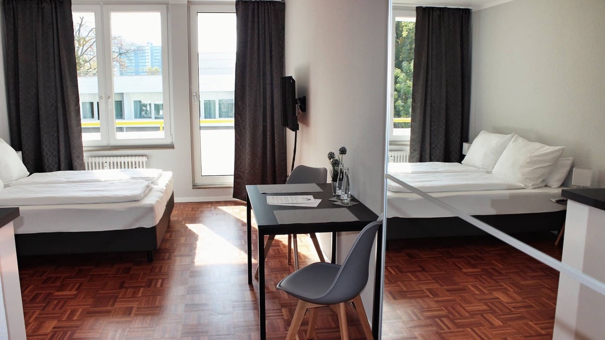 Boxberg Apartment | Apartment with Balcony - Hometown Apartments