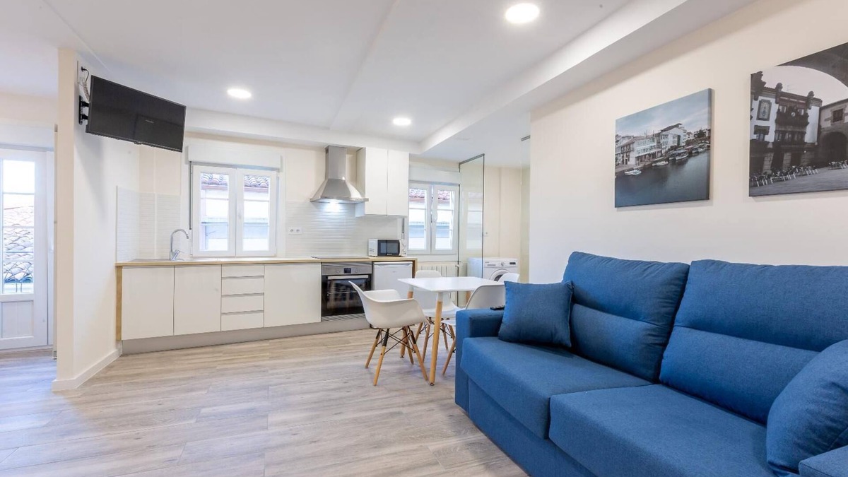 Betanzos Old Town Apartment | APARTMENT WITH BALCONY