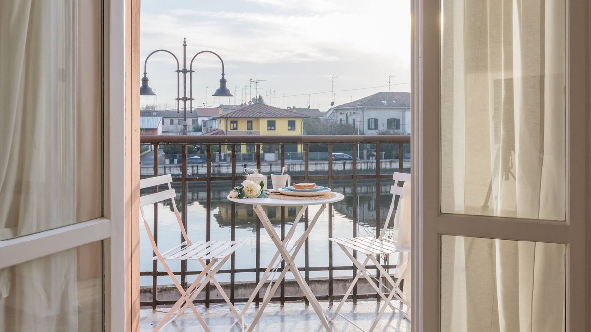 Codigoro Apartment | Apartment with balcony on the Po river