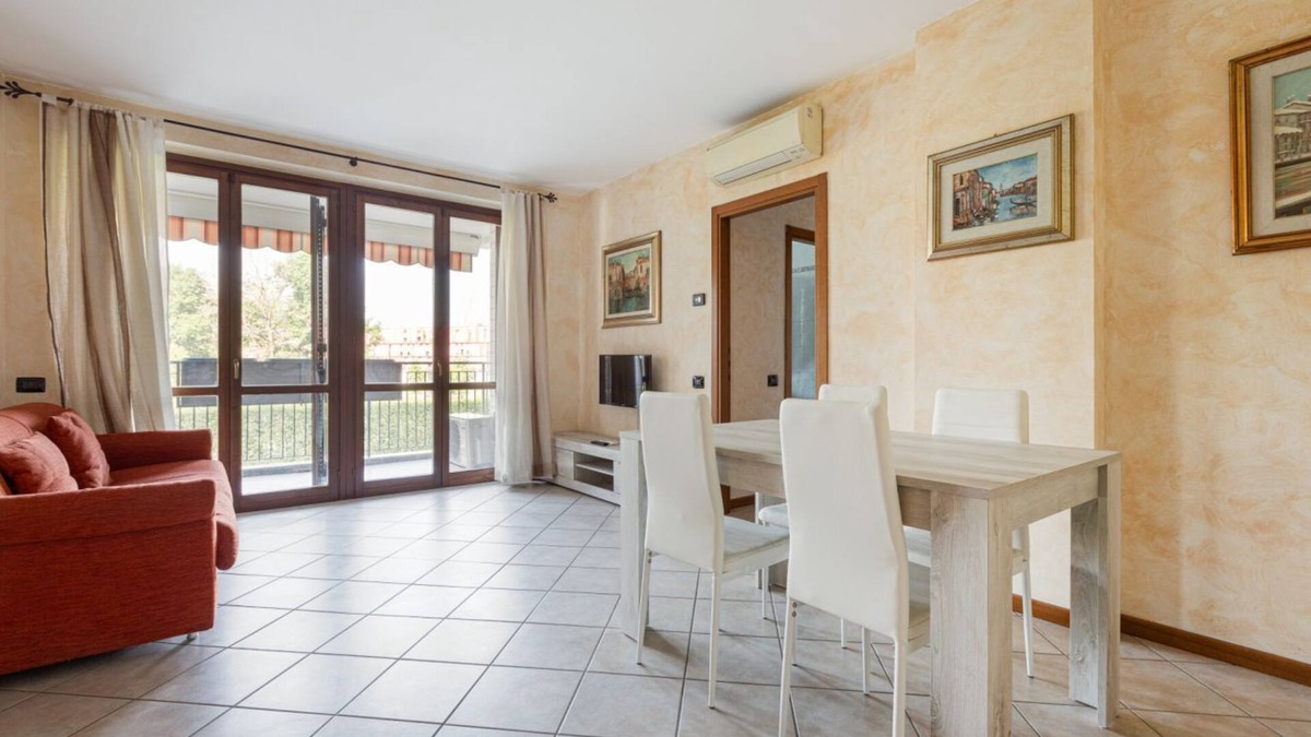 Bruzzano Apartment | Apartment with balcony 500m from North Park!