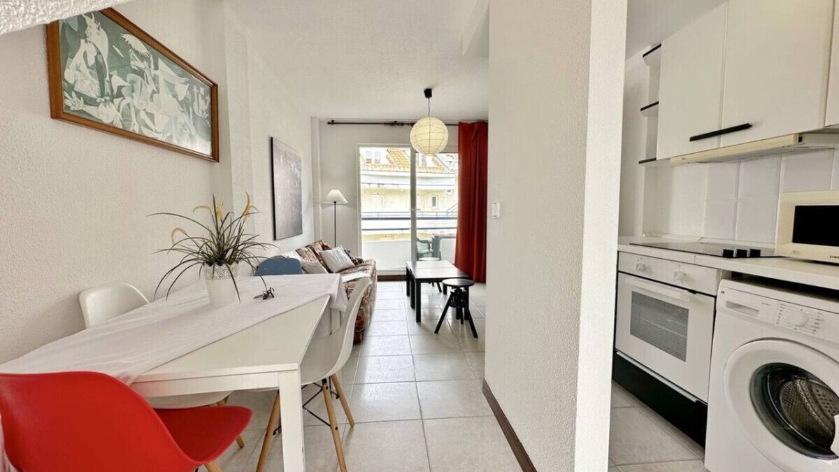 Isla Apartment | Apartment with beach view and pool - 4406