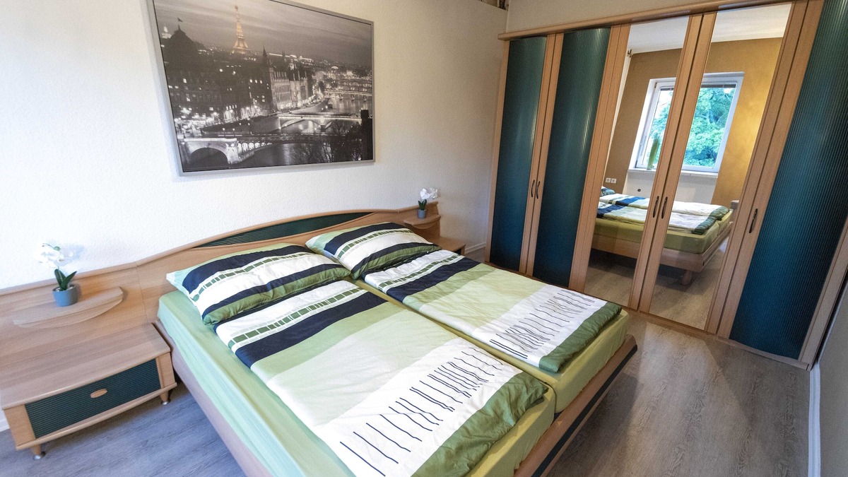 Bad Voeslau Apartment | Apartment with bedroom and sofa bed in the living room