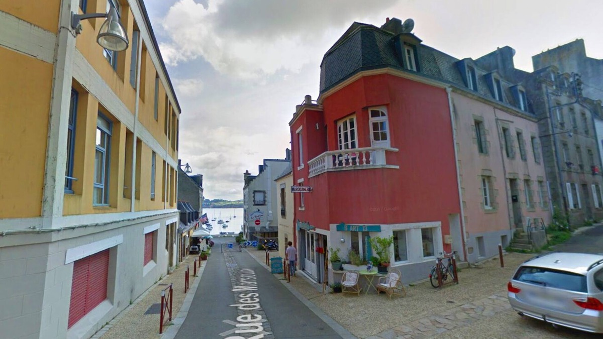 Douarnenez Apartment | Apartment with character