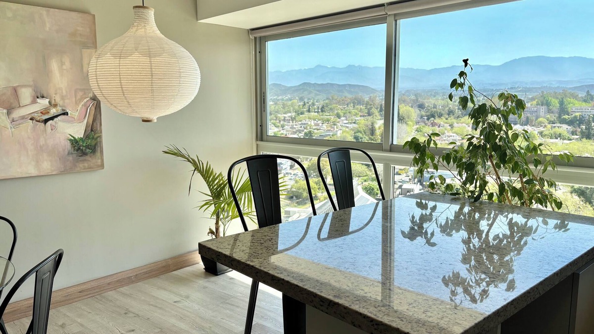 Mendoza City Center Apartment | APARTMENT WITH CITY AND MOUNTAIN/POOL VIEW