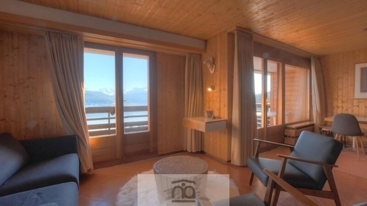 Anzere Apartment | Apartment with entrance, 2 bedrooms with 2 single beds each, 1 bathroom and 1 separate WC. Very big