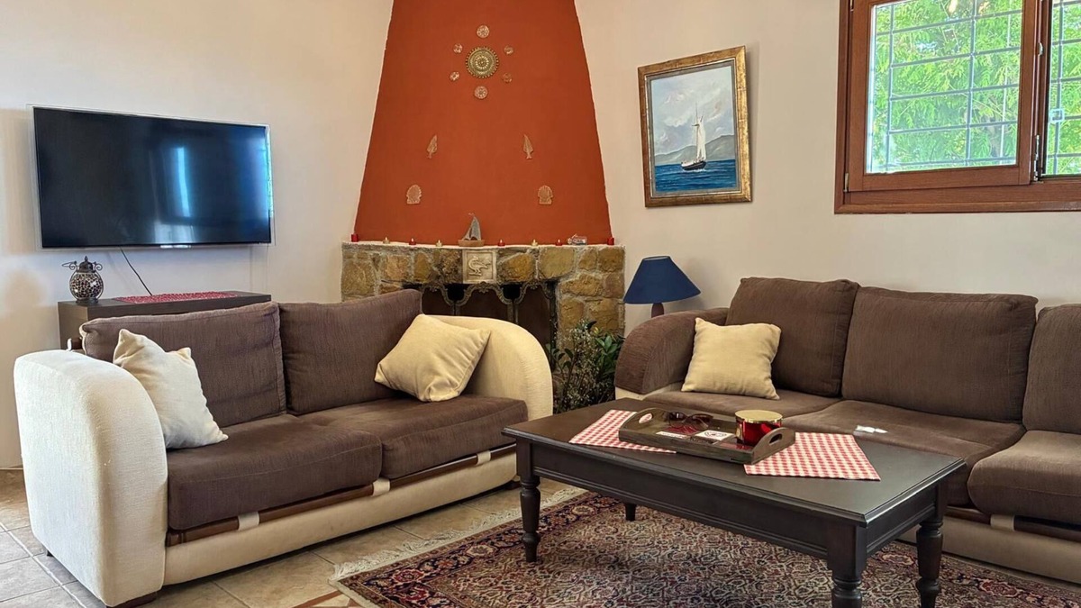 Kitries Apartment | Apartment with exceptional sea views, located in Greece's Peloponnese region.