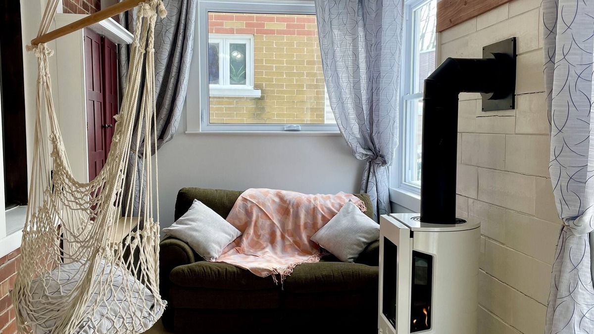Lairet Apartment | Apartment with fireplace and private garden