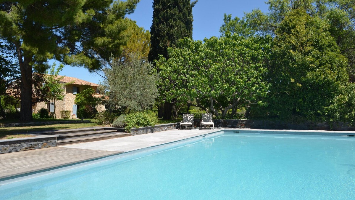 Aix-en-Provence House | Apartment with garden and pool in a Provencal farmhouse