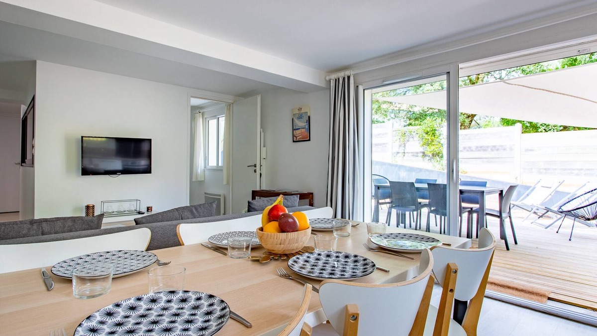 Le Canon Apartment | Apartment with terrace 2 minutes walk from the beach and 5 minutes from the shops