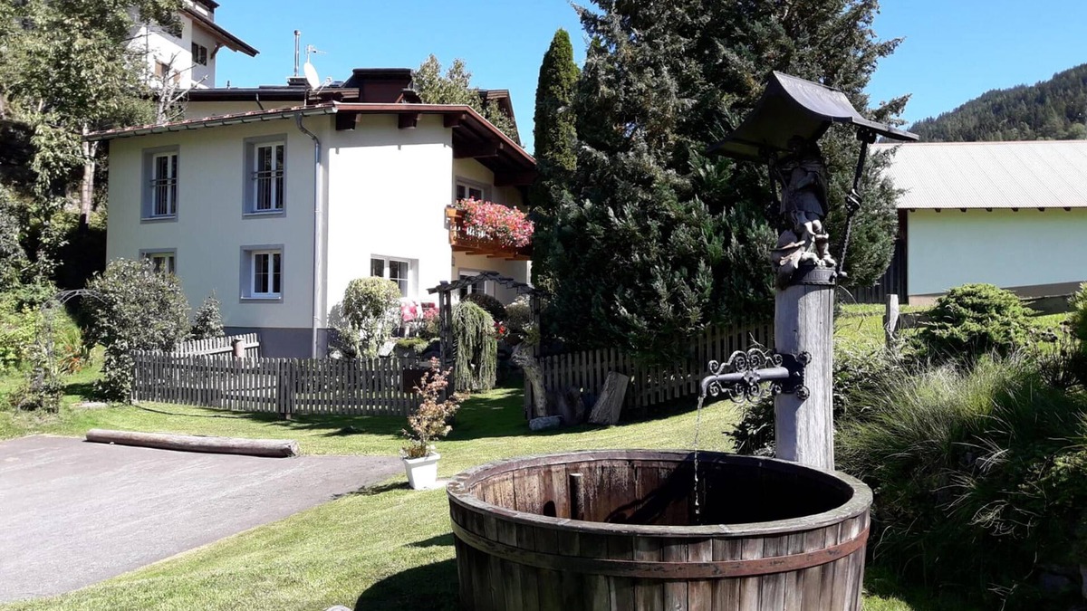 Tobadill Apartment | Apartment with garden in prime location