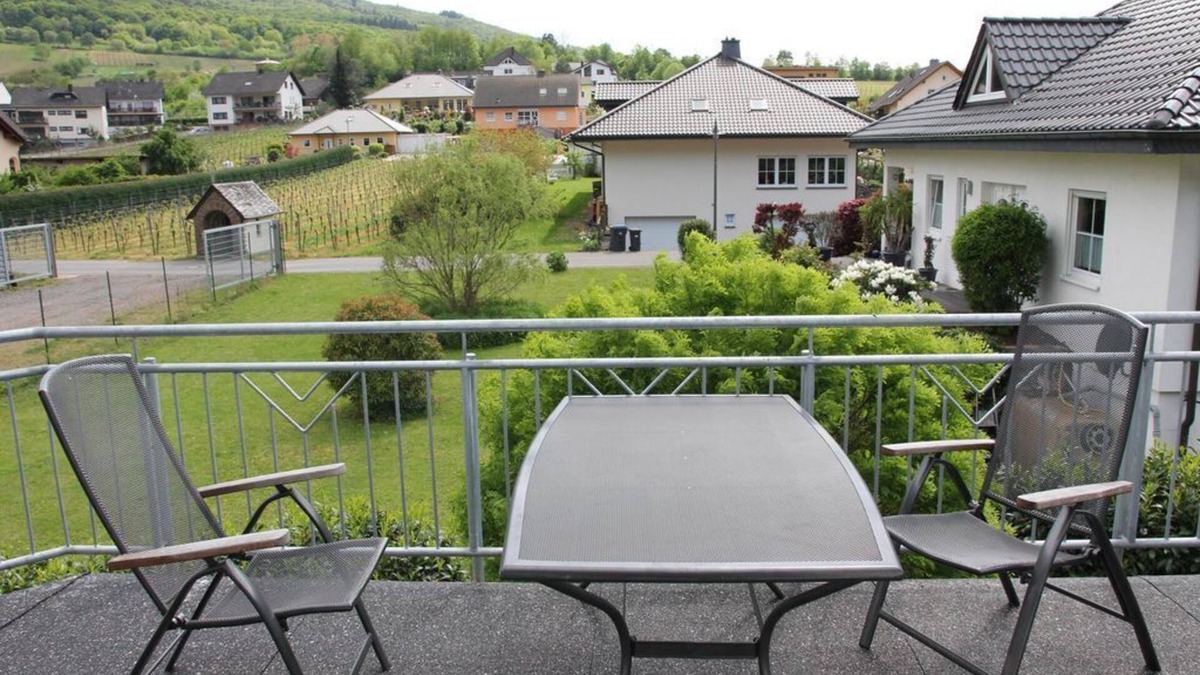 Briedern Apartment | Apartment with garden view - Cafe Klering
