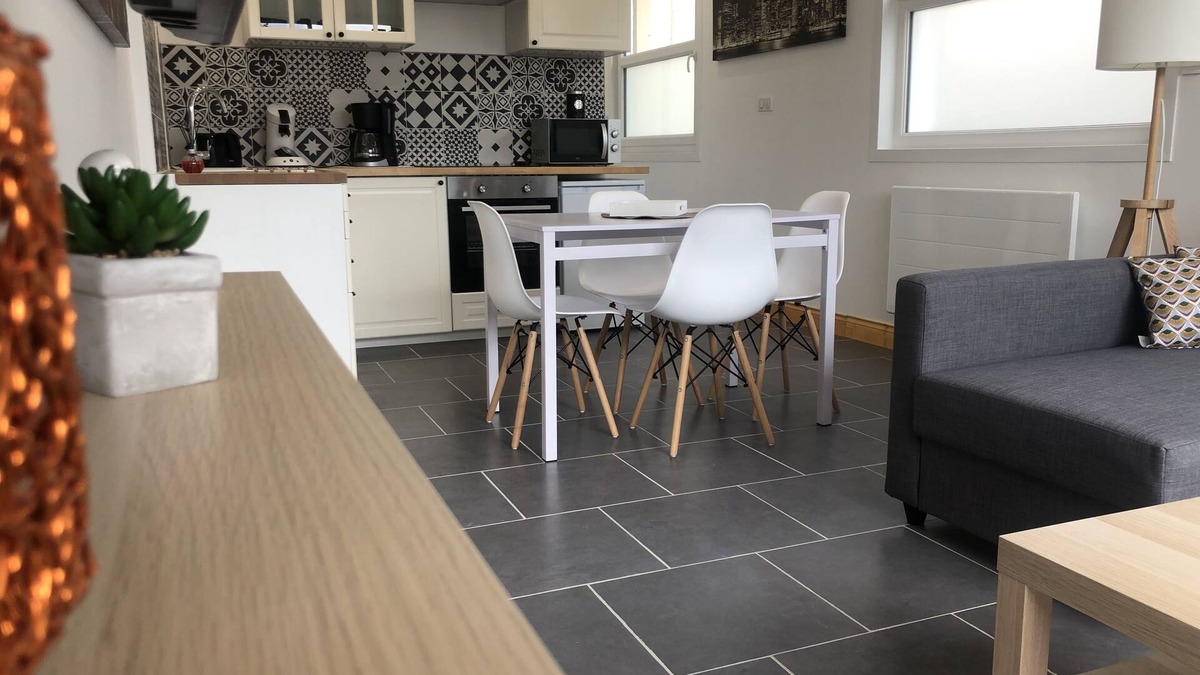 Isbergues Apartment | Apartment with garden