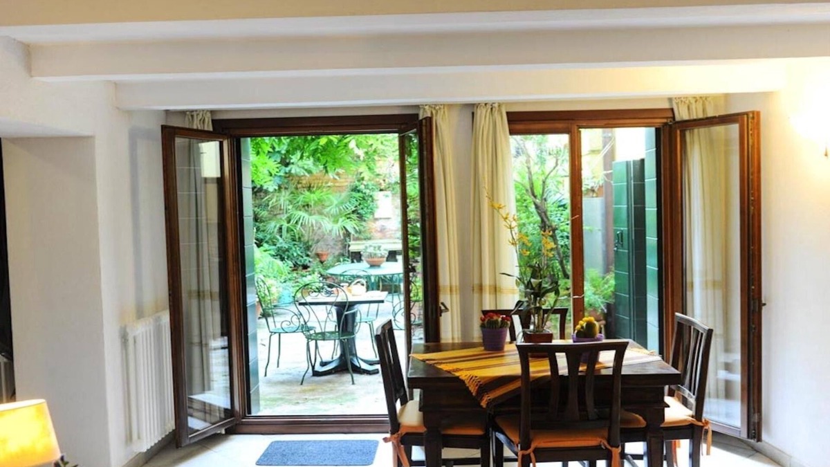 Santa Croce House | Apartment with garden in the historic center- WIFI Internet- FREE CANCELLATION