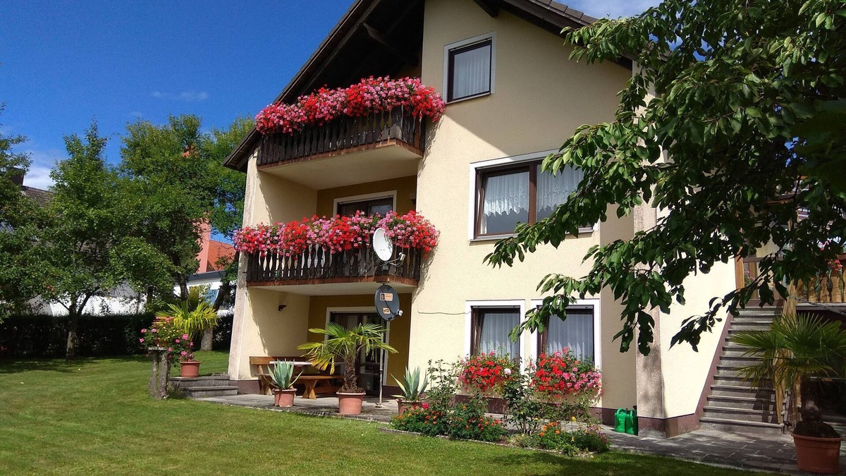 Schwend Apartment | *Apartment with garden in a tranquil location near Amberg Nuremberg Regensburg