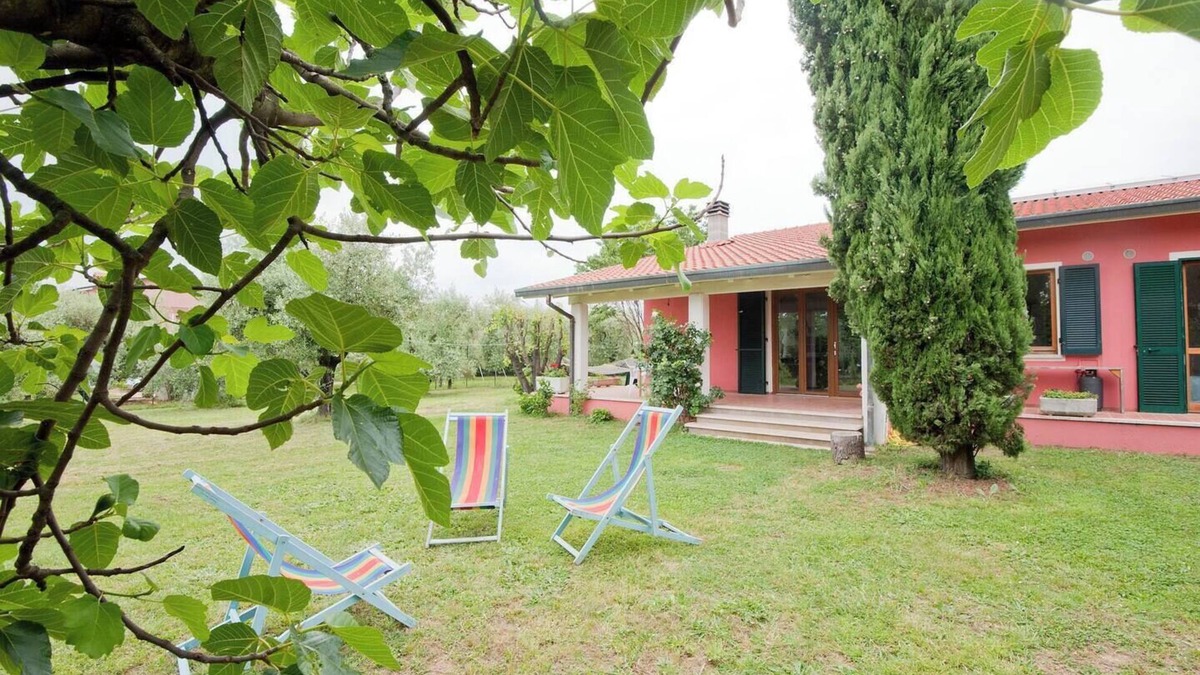 Borghetto-melara Apartment | Apartment with garden near the sea(two doubles)