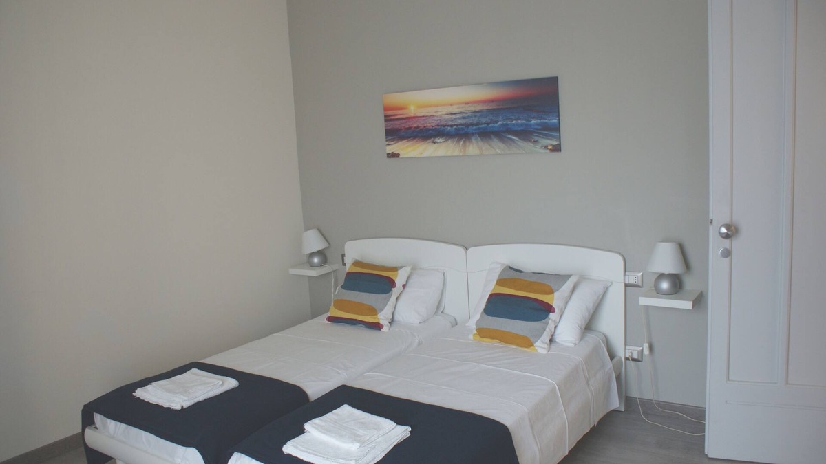 Romagnano Sesia Apartment | Apartment with green room and dove room