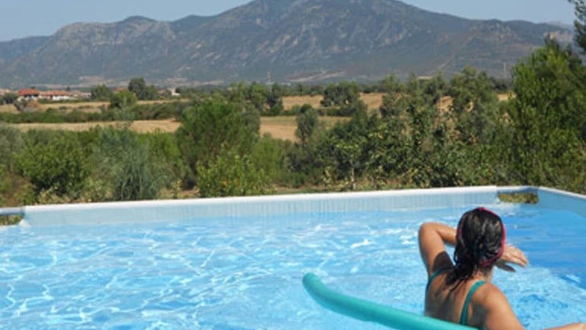 Villamassargia Apartment | Apartment with swimming pool