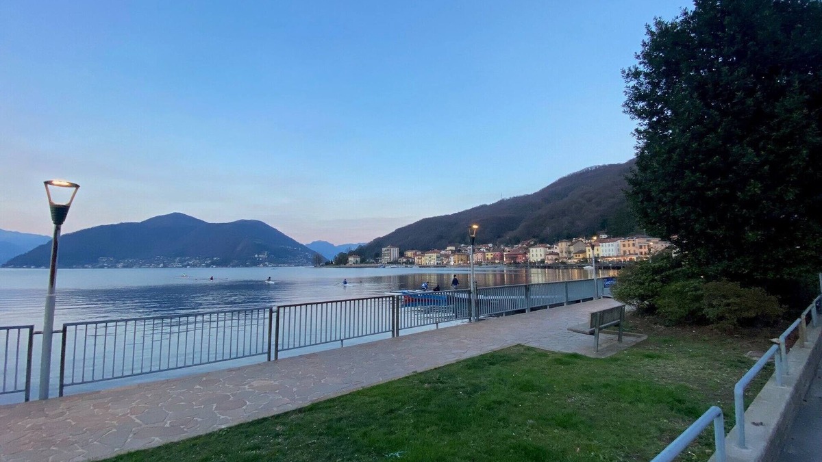 Porto Ceresio Apartment | Apartment with lake view for a relaxing vacation