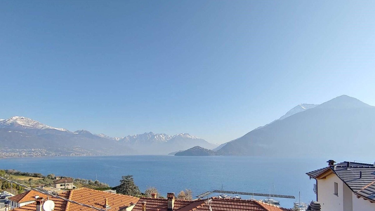 Musso Apartment | Apartment with lake view. Just a few minutes from the beach!