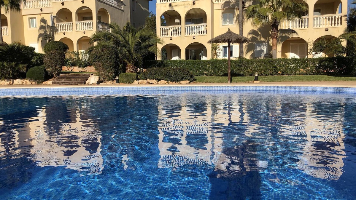 Cala Mandia Apartment | Apartment with large pool and garden in a well-kept complex, ideal for children
