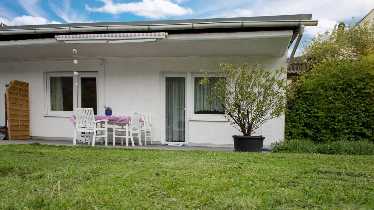Enkirch Apartment | Apartment with large sunny garden terrace and views of the Moselle