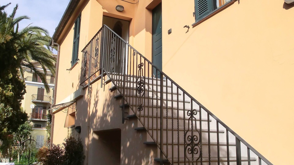 Imperia Apartment | Apartment with large terrace and parking space (Code CITRA: 008031-LT-0416)