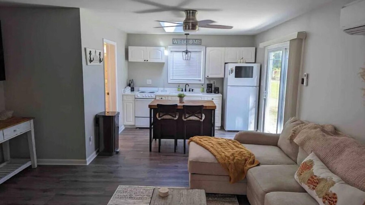 Stevensville Apartment | Apartment with Lounge Stevensville, MD