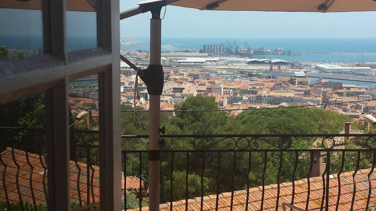 Sete Apartment | Apartment with magnificent sea/city view, near downtown Sète, St Clair