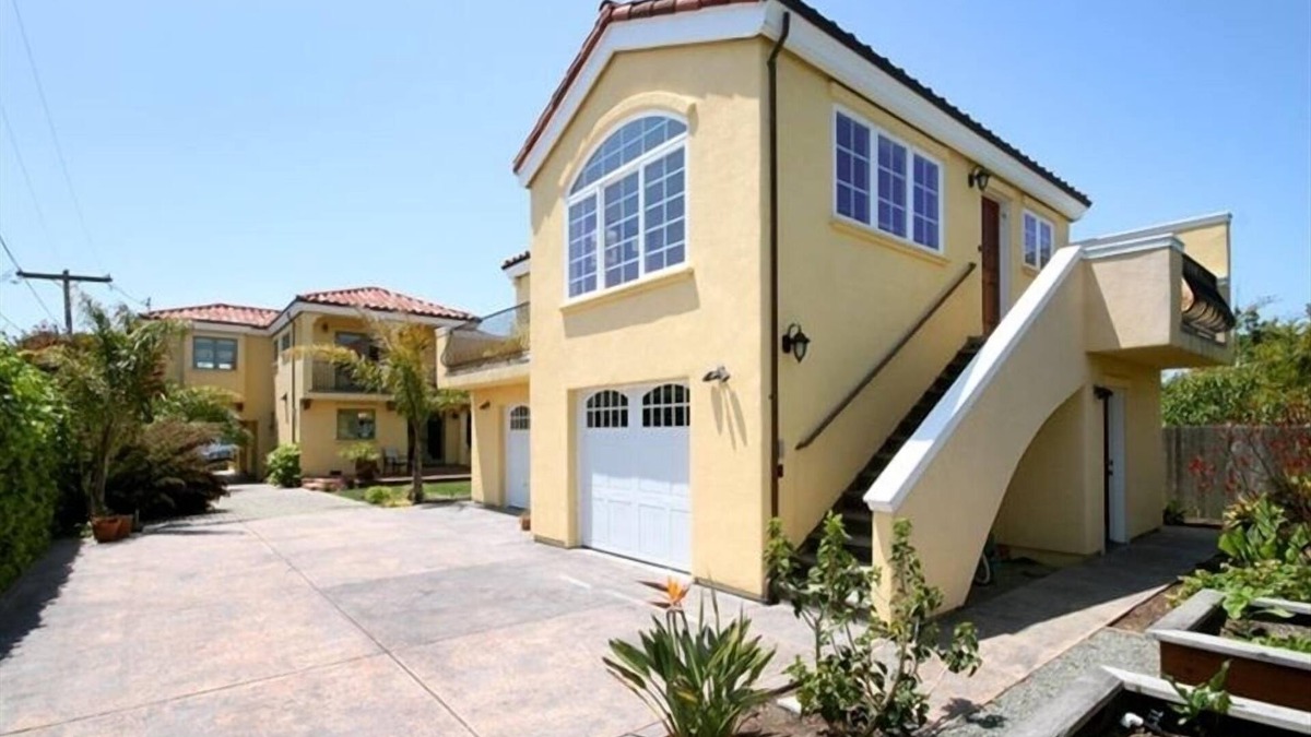 Westside Santa Cruz Apartment | Apartment with ocean views